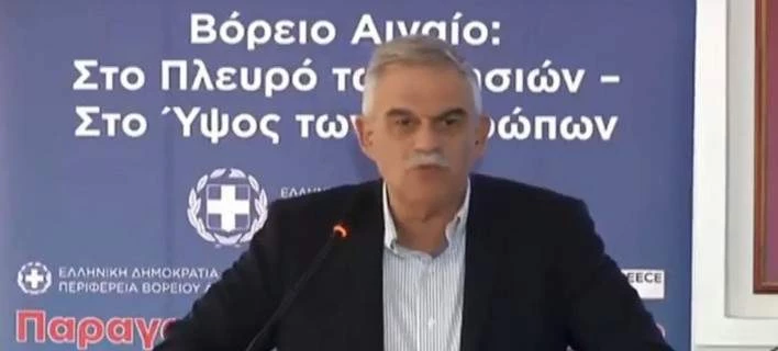 Η στιγμή που ο Νίκος Τόσκας, ενώ έδινε ομιλία, έμαθε για τη σύλληψη του Τούρκου (βίντεο)